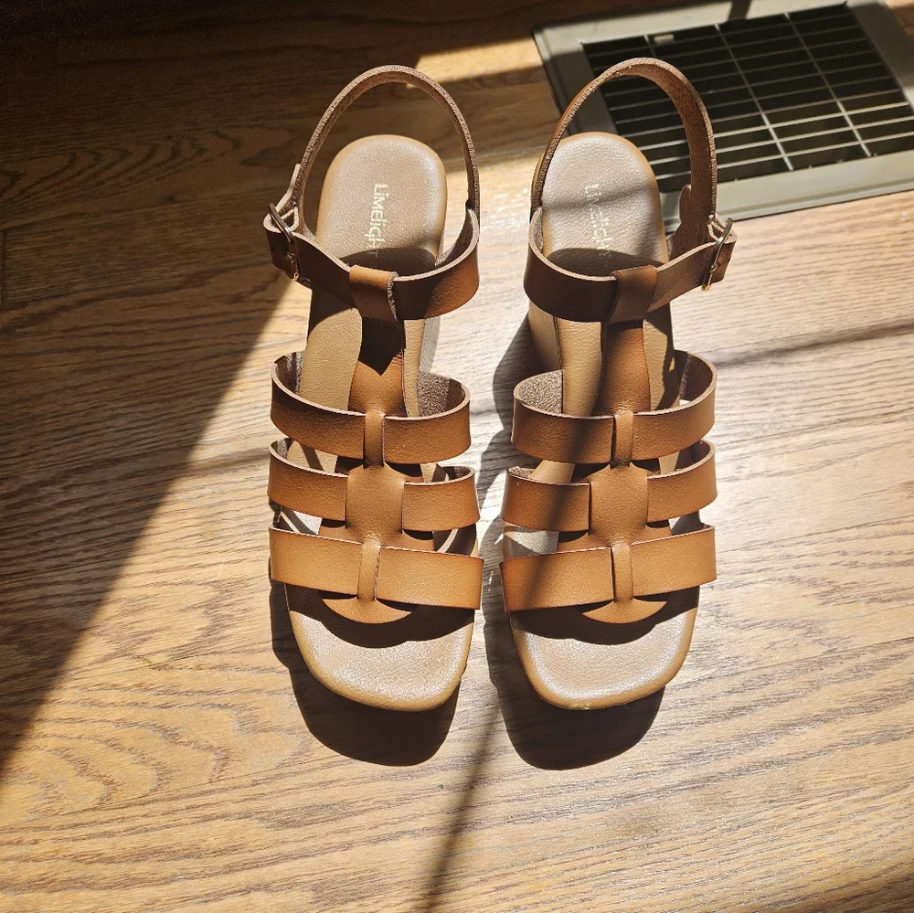 NWOT Limelight Slingback Wedge Platform Clogs Sandals in brown/Natural tan
